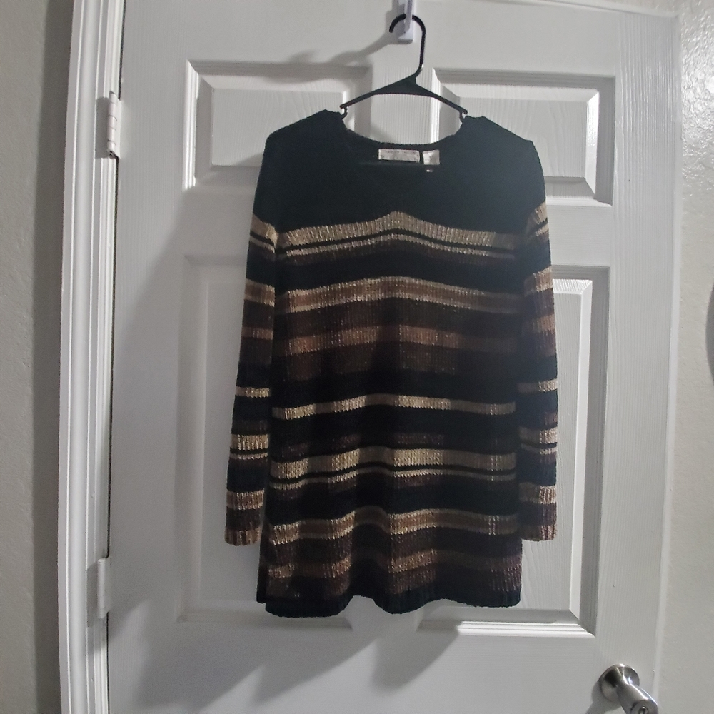 Carolyn Taylor V Neck Sweater.